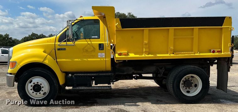 image for item LF9515 2005 Ford F750 Super Duty  dump truck