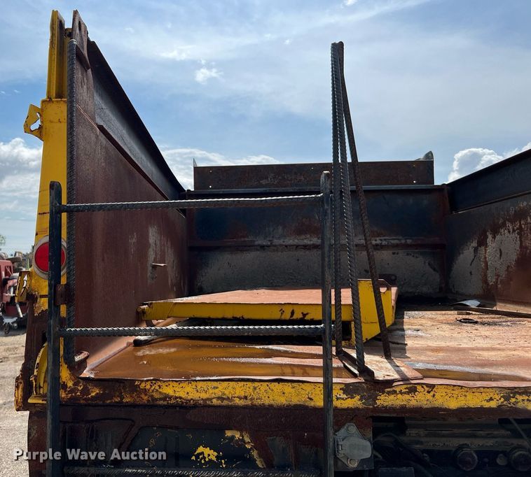 image for item LF9515 2005 Ford F750 Super Duty  dump truck