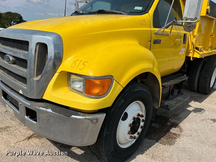 image for item LF9515 2005 Ford F750 Super Duty  dump truck
