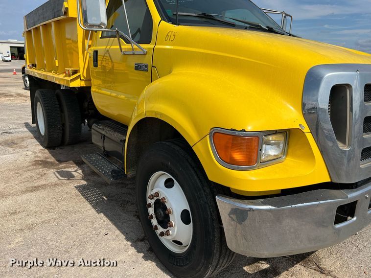 image for item LF9515 2005 Ford F750 Super Duty  dump truck