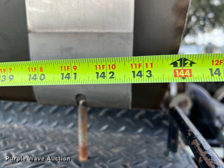 image for item LF9517 2004 Ford F750  water truck