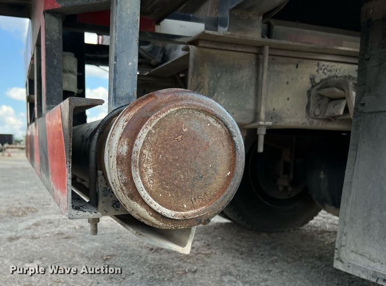 image for item LF9517 2004 Ford F750  water truck