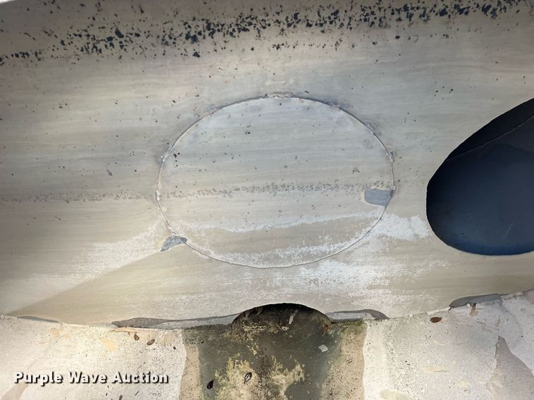 image for item LF9517 2004 Ford F750  water truck