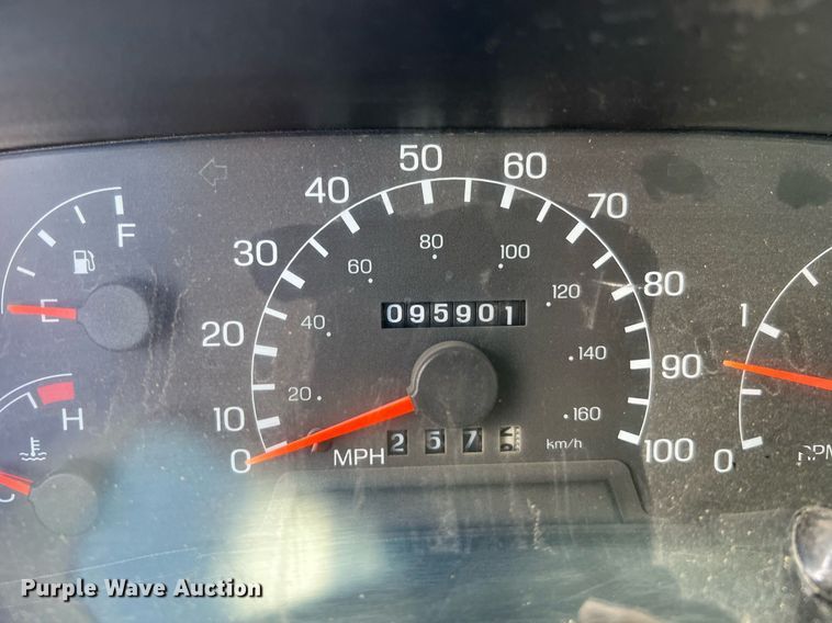 image for item LF9517 2004 Ford F750  water truck