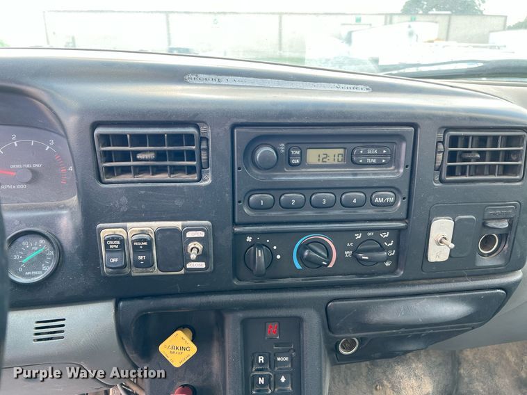 image for item LF9517 2004 Ford F750  water truck