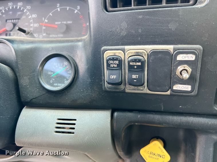 image for item LF9517 2004 Ford F750  water truck