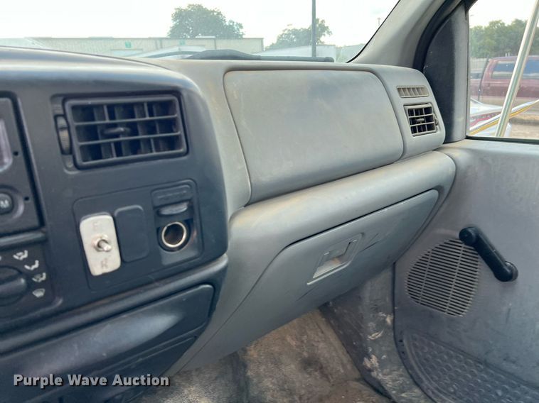 image for item LF9517 2004 Ford F750  water truck