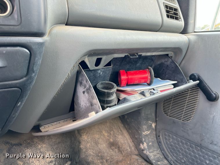 image for item LF9517 2004 Ford F750  water truck