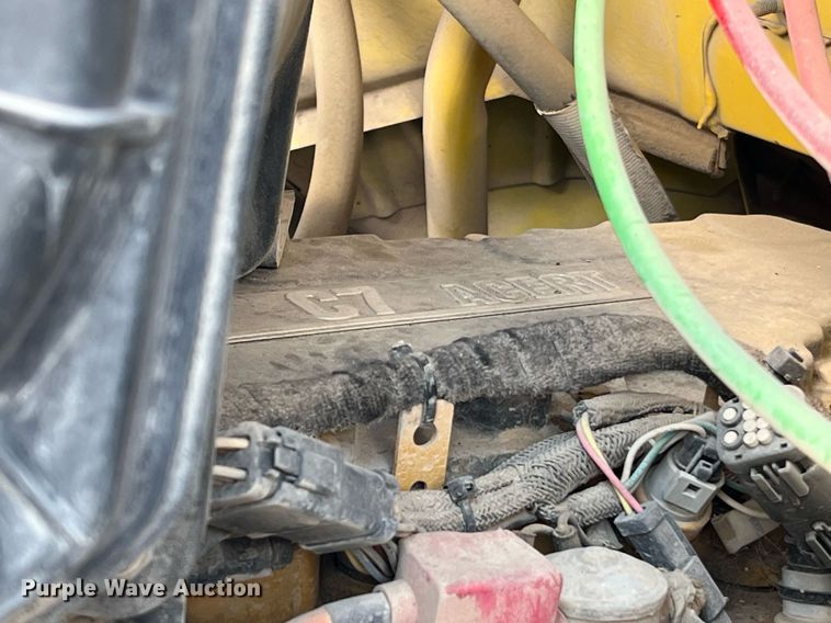 image for item LF9517 2004 Ford F750  water truck