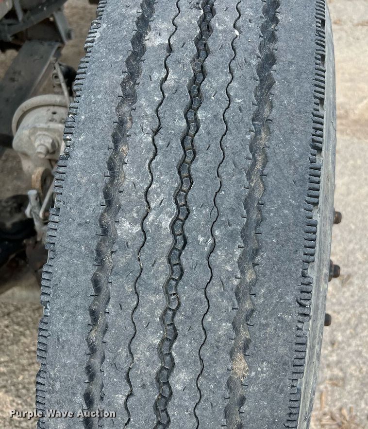 image for item LF9517 2004 Ford F750  water truck