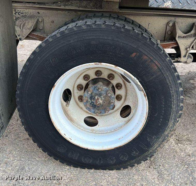 image for item LF9517 2004 Ford F750  water truck