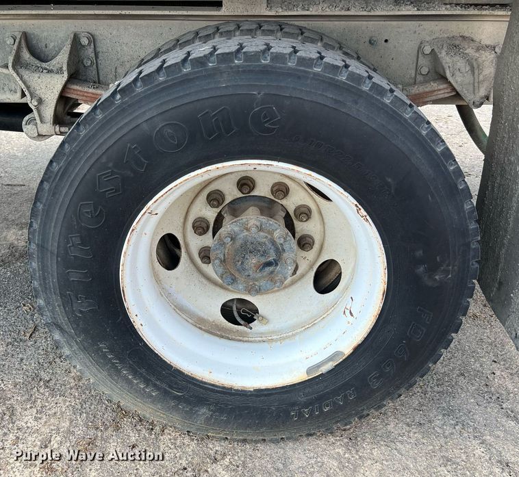 image for item LF9517 2004 Ford F750  water truck