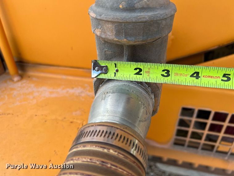 image for item LF9518 2008 Ford F750  water truck