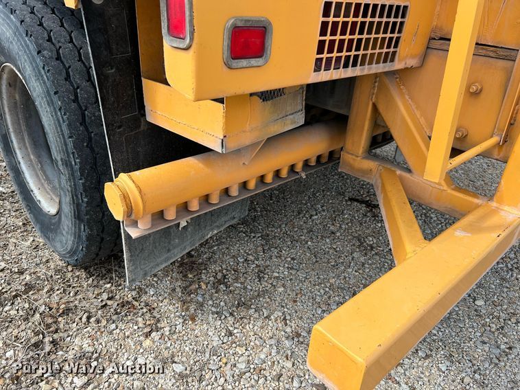 image for item LF9518 2008 Ford F750  water truck