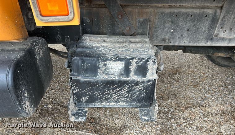 image for item LF9518 2008 Ford F750  water truck