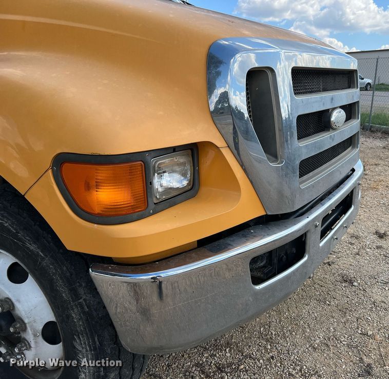 image for item LF9518 2008 Ford F750  water truck