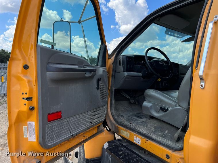 image for item LF9518 2008 Ford F750  water truck