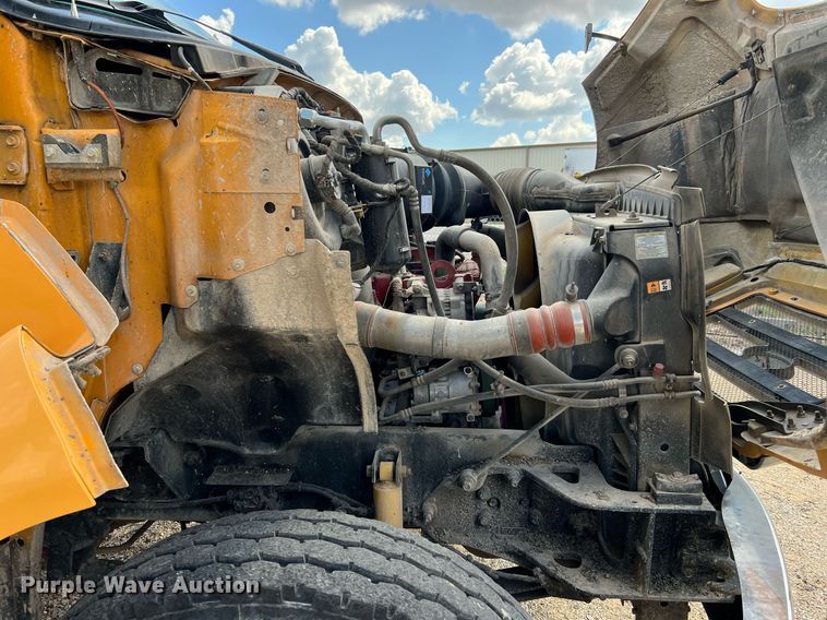 image for item LF9518 2008 Ford F750  water truck