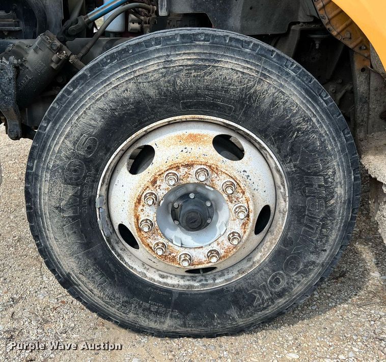 image for item LF9518 2008 Ford F750  water truck