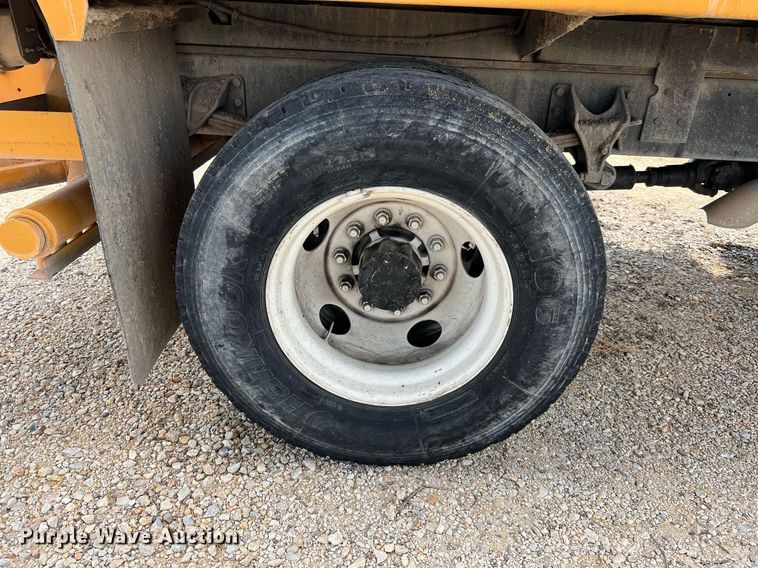 image for item LF9518 2008 Ford F750  water truck