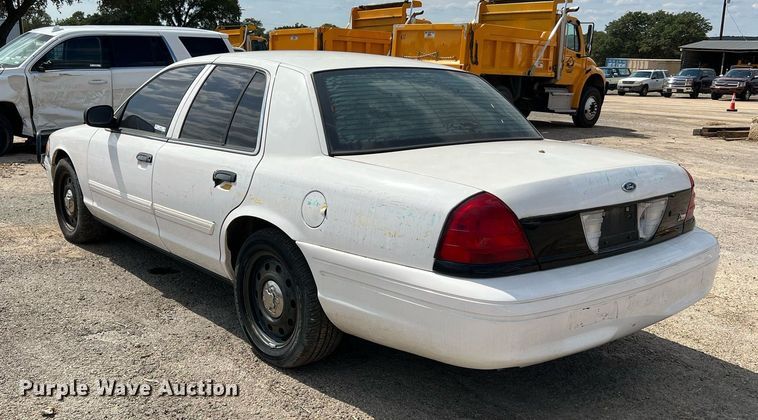 image for item LF9520 2011 Ford Crown Victoria Police Interceptor