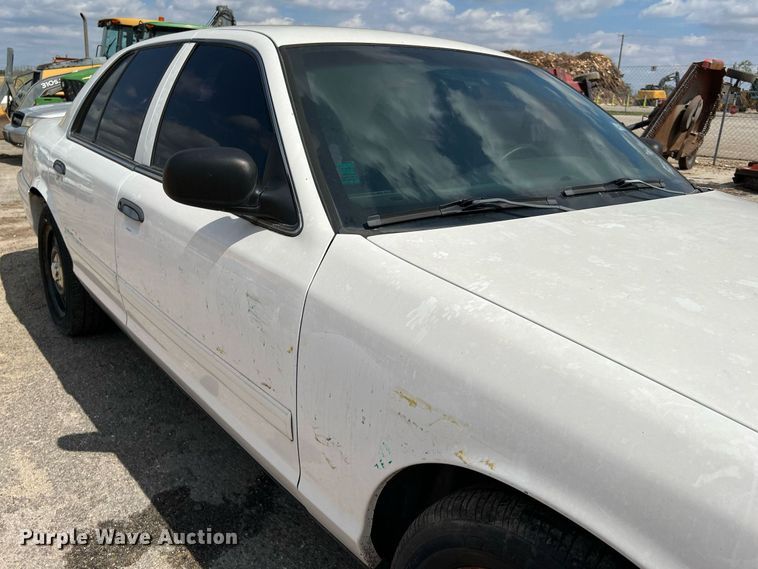 image for item LF9520 2011 Ford Crown Victoria Police Interceptor