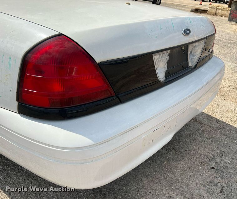 image for item LF9520 2011 Ford Crown Victoria Police Interceptor