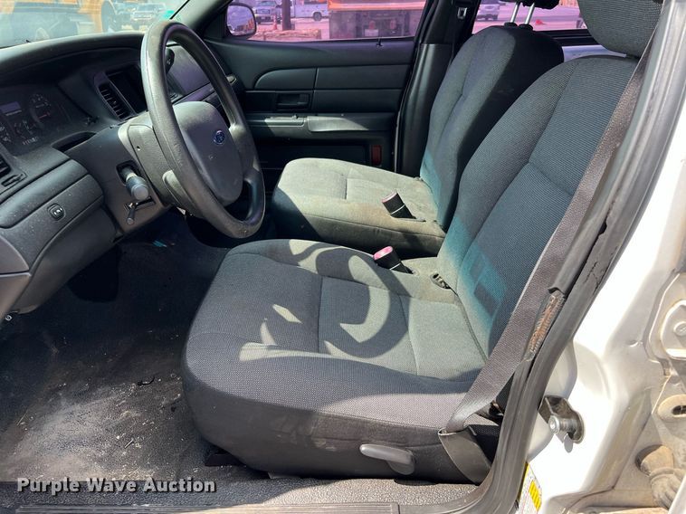 image for item LF9520 2011 Ford Crown Victoria Police Interceptor