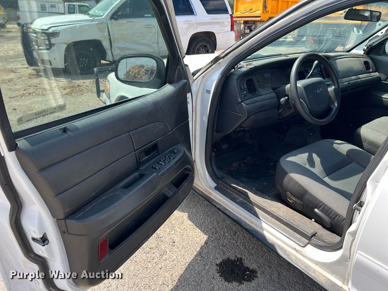 image for item LF9524 2008 Ford Crown Victoria Police Interceptor