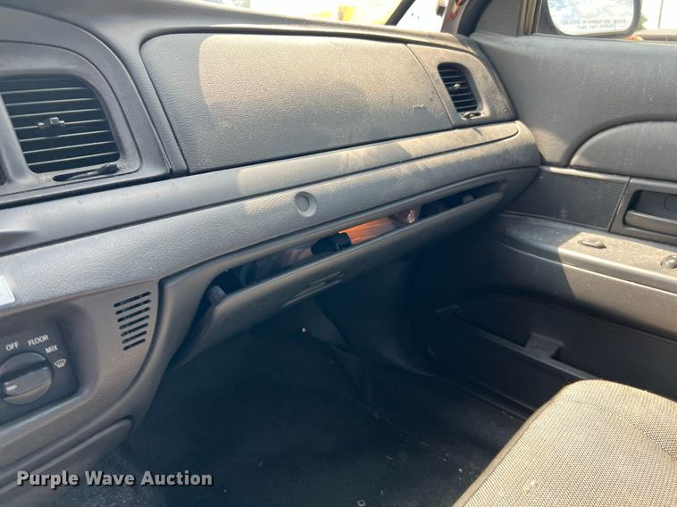 image for item LF9524 2008 Ford Crown Victoria Police Interceptor