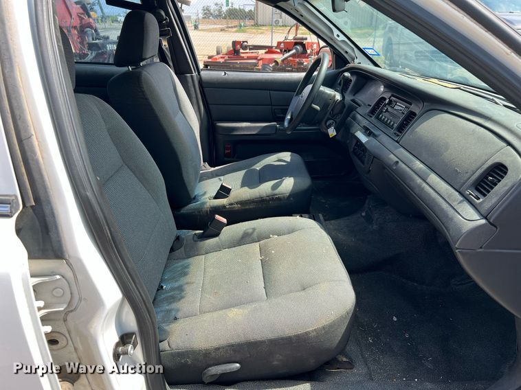 image for item LF9524 2008 Ford Crown Victoria Police Interceptor