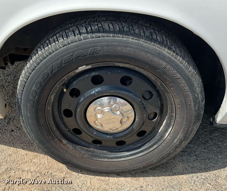 image for item LF9524 2008 Ford Crown Victoria Police Interceptor