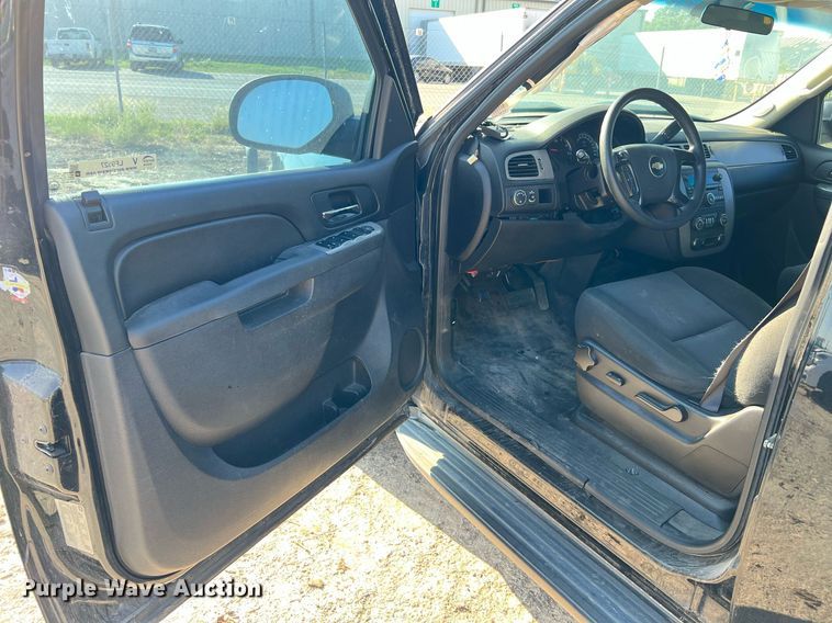 image for item LF9527 2013 Chevrolet Tahoe Police  SUV