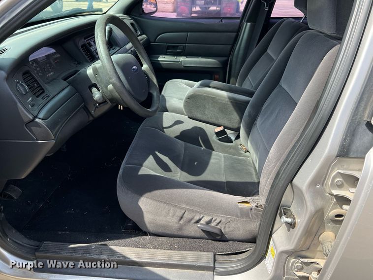 image for item LF9529 2008 Ford Crown Victoria Police Interceptor