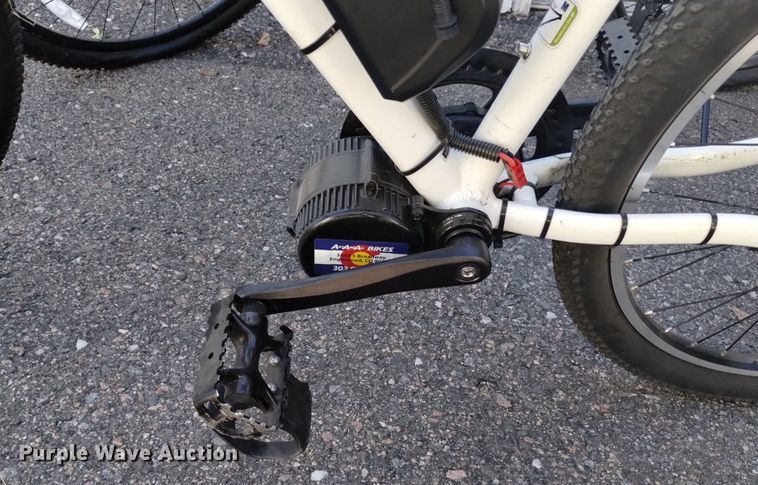 image for item LN9830 (3) bicycles