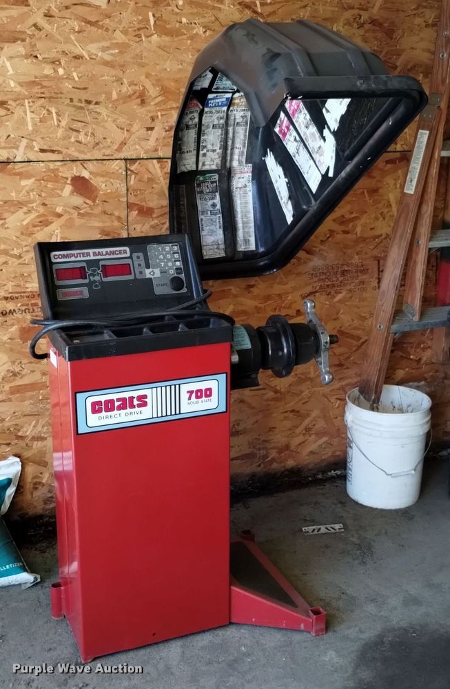 image for item LN9843 Coats 700 tire balancer