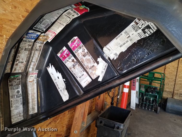 image for item LN9843 Coats 700 tire balancer