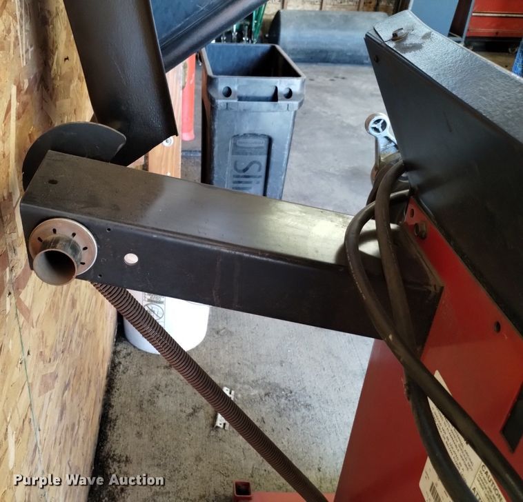 image for item LN9843 Coats 700 tire balancer