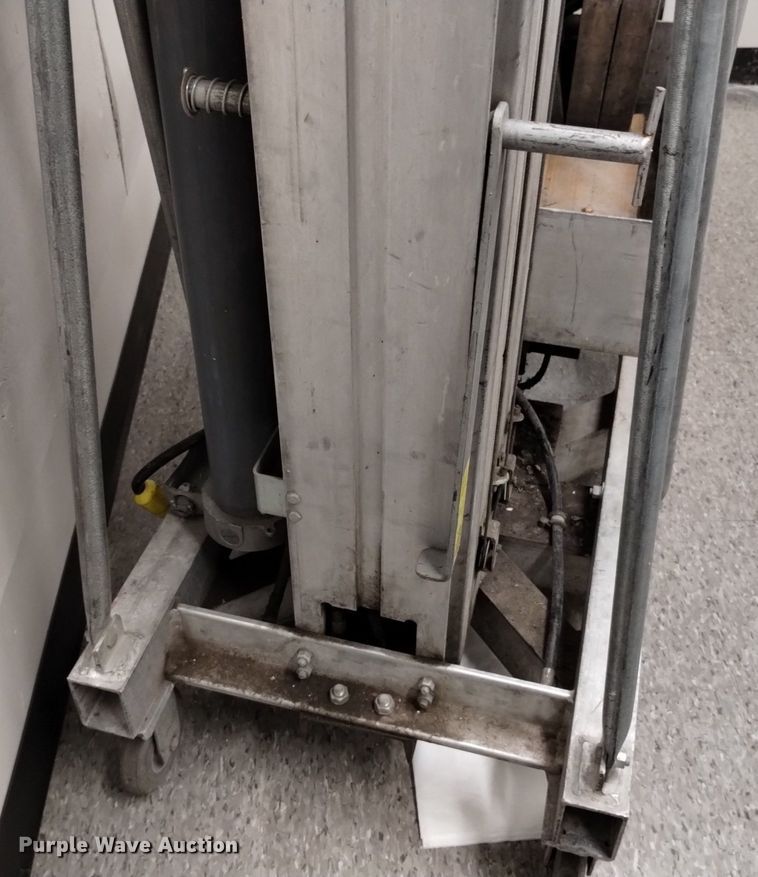 image for item LN9846 Genie PLC-24P  vertical lift