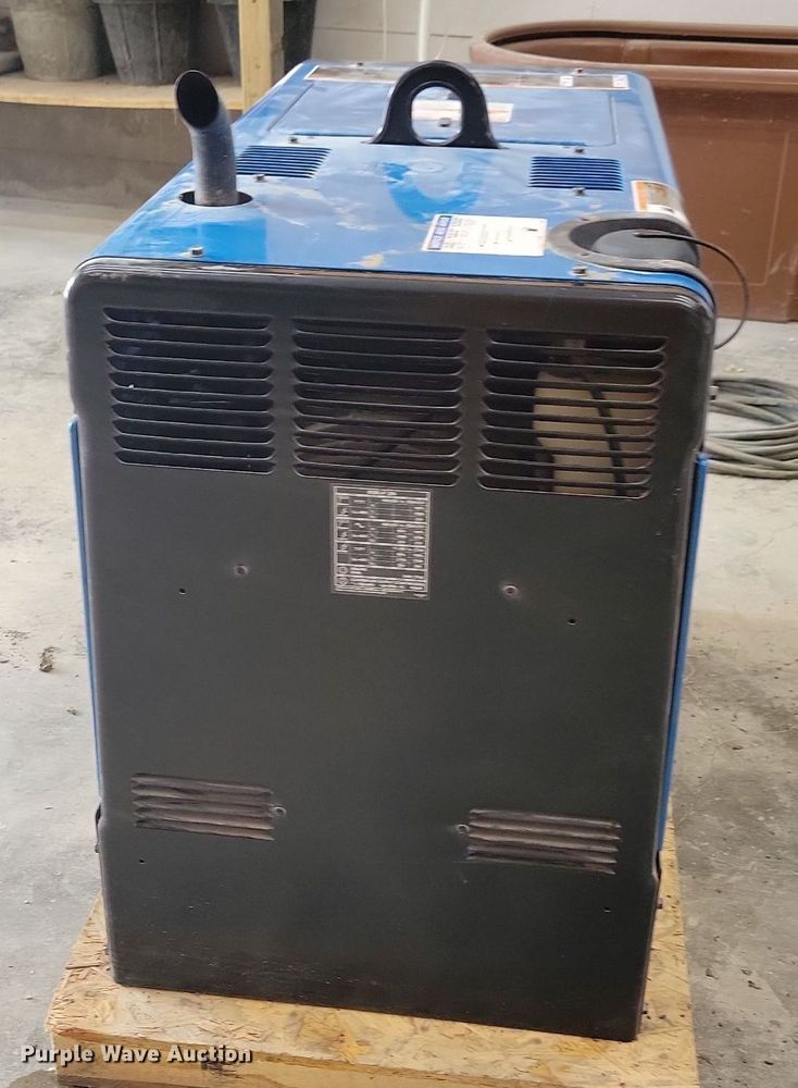 image for item LO9795 2019 Miller Bobcat 250  welder