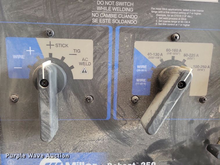 image for item LO9795 2019 Miller Bobcat 250  welder