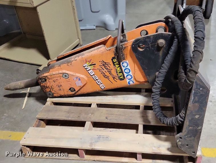 image for item LO9799 Stanley MB256  breaker