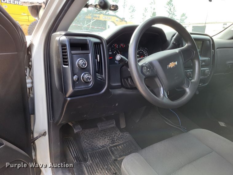 image for item LS9750 2016 Chevrolet Silverado 1500  Crew Cab pickup truck