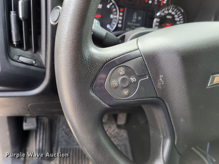 image for item LS9750 2016 Chevrolet Silverado 1500  Crew Cab pickup truck