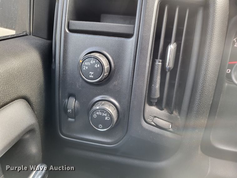 image for item LS9750 2016 Chevrolet Silverado 1500  Crew Cab pickup truck