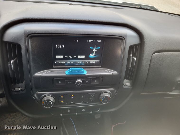 image for item LS9750 2016 Chevrolet Silverado 1500  Crew Cab pickup truck