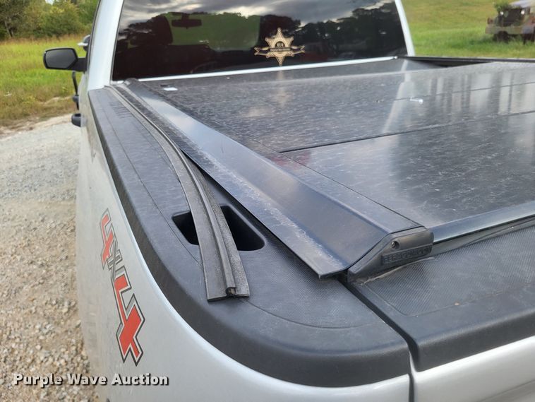 image for item LS9750 2016 Chevrolet Silverado 1500  Crew Cab pickup truck