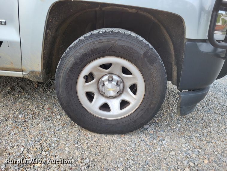 image for item LS9750 2016 Chevrolet Silverado 1500  Crew Cab pickup truck