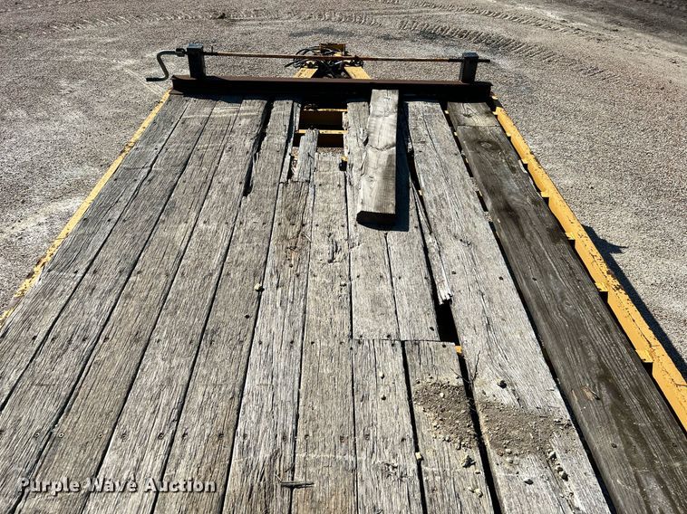 image for item LU9780 Kalyn Siebert LP-40  equipment trailer