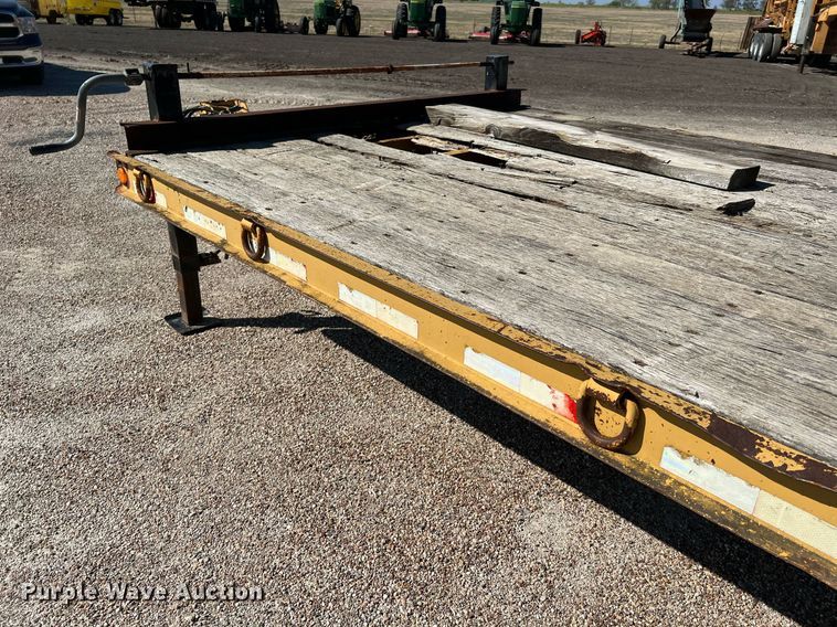 image for item LU9780 Kalyn Siebert LP-40  equipment trailer